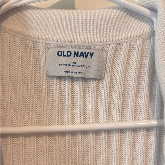 Old Navy Collared Sleeveless Knit Top in White and Black - Picture 2 of 2